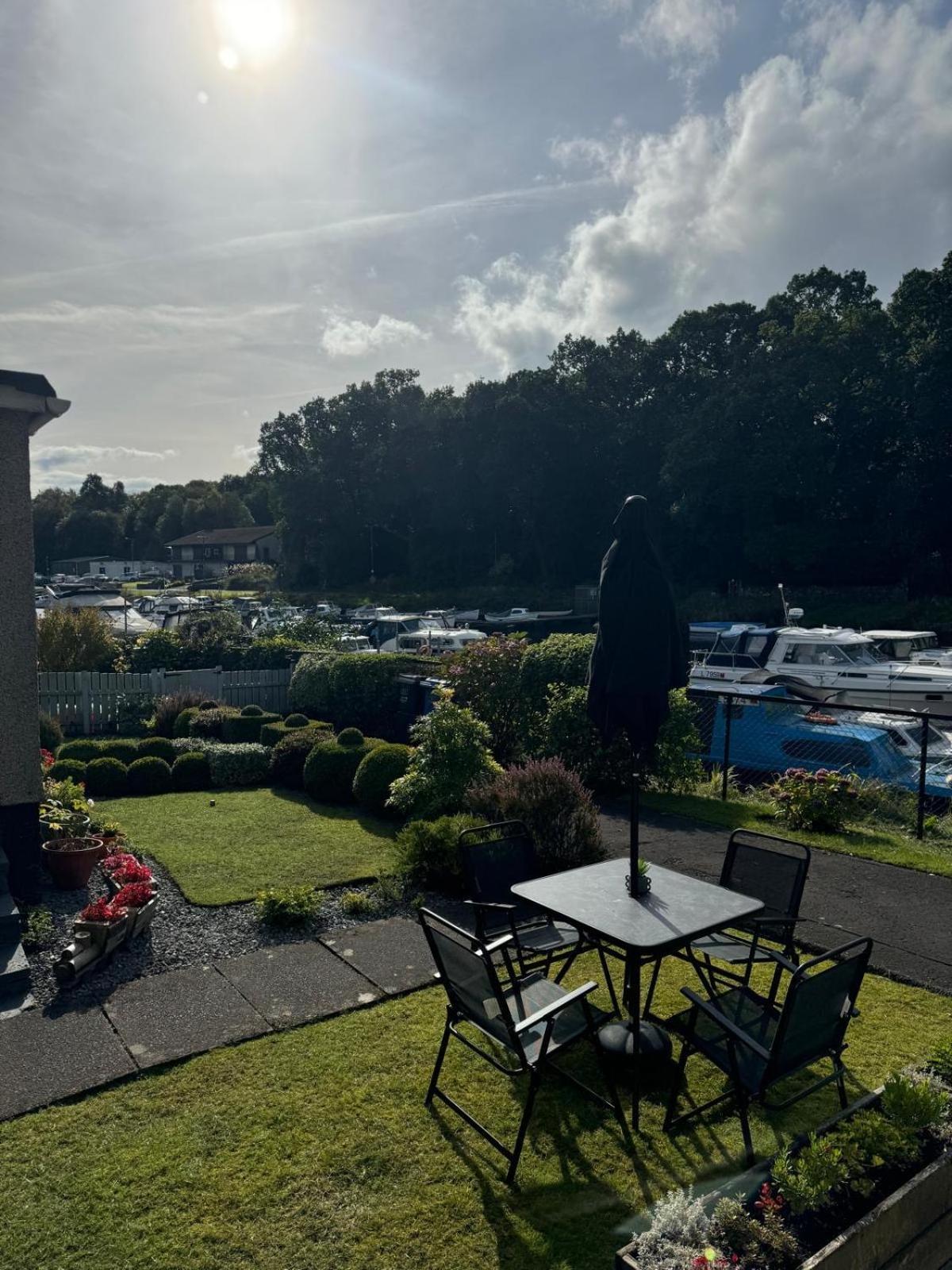 Loch Lomond Riverside Apartments B Balloch Extérieur photo