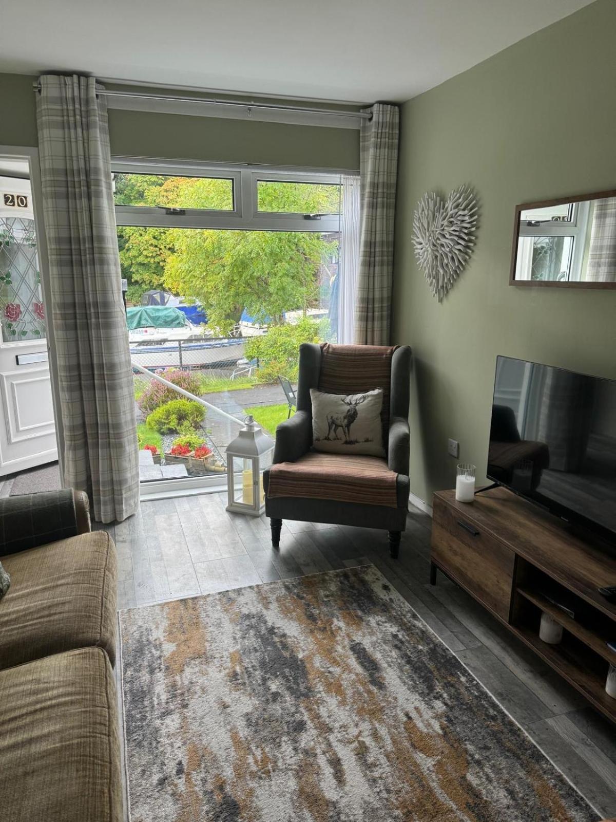 Loch Lomond Riverside Apartments B Balloch Extérieur photo